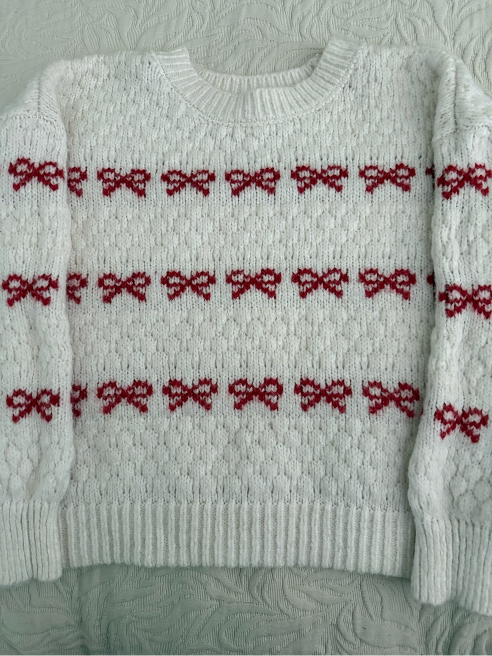 Francesca's Collections White Crewneck Sweater with Red Bow Motif